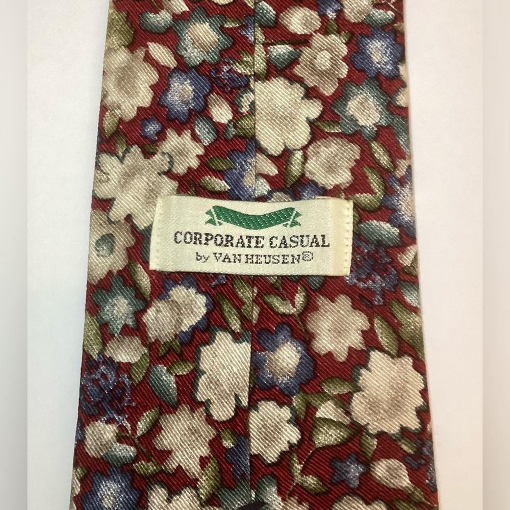 Vintage Van Heusan Necktie - Picture 6 of 7